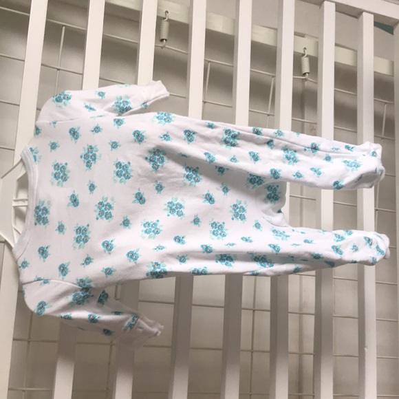 Bodysuit and bow from belks size newborn - Picture 3 of 5
